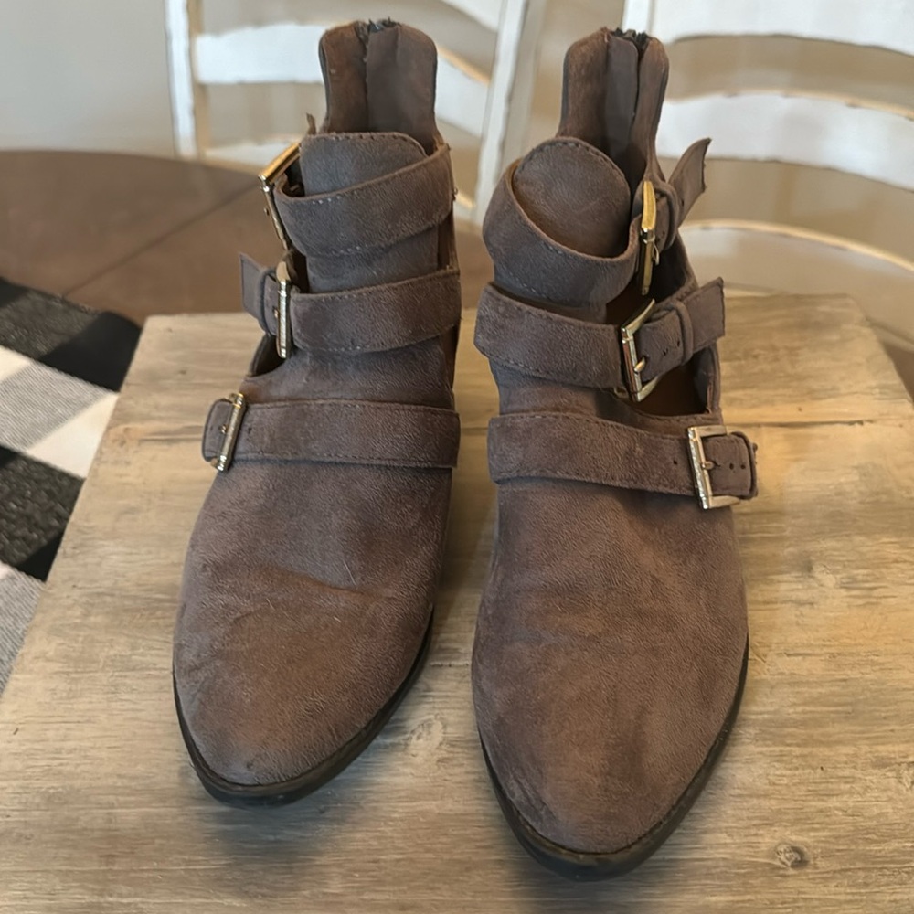 Soda brand booties Sz 8.5 brown